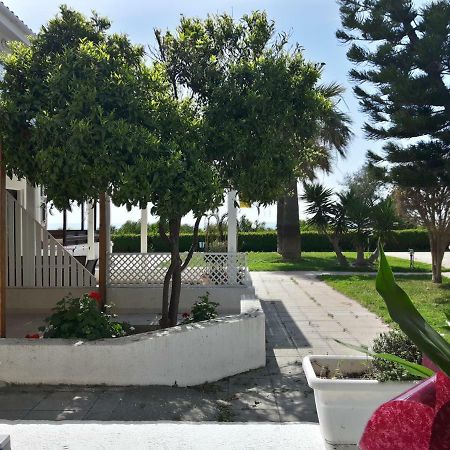 Kermia Beach Apartment Larnaka Exterior foto