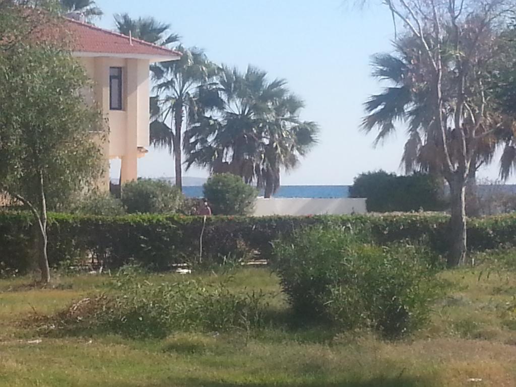 Kermia Beach Apartment Larnaka Zimmer foto