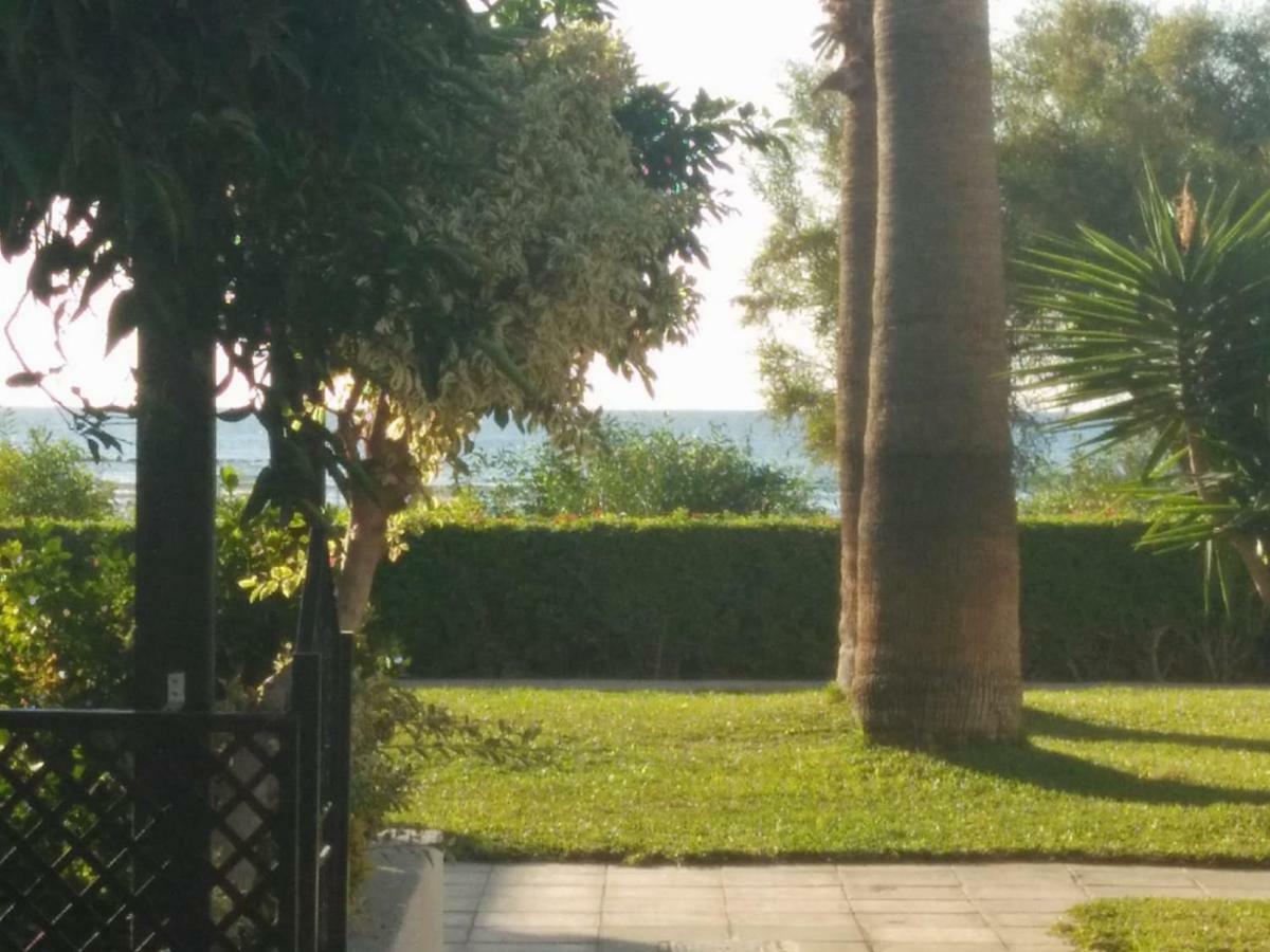 Kermia Beach Apartment Larnaka Exterior foto